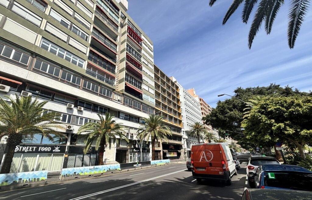 Fachada Fco La Roche